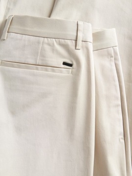 RESERVED spodnie chino chinos beżowe leisure fit 36