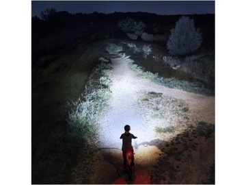 TAKTYCZNA LATARKA DIODOWA LED AKUMULATOROWA Fenix BC26R rowerowa