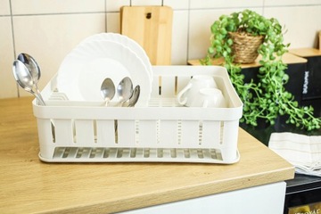 Отдельно стоящая сушилка для посуды с крылом и поддоном.