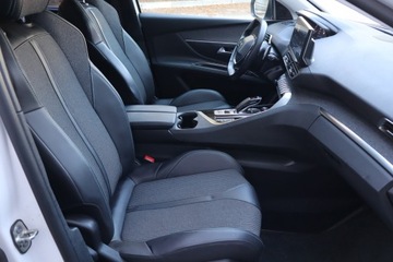 Peugeot 5008 II Crossover Facelifting 1.2 PureTech 130KM 2022 Peugeot 5008 PureTech 130, Salon Polska, zdjęcie 8