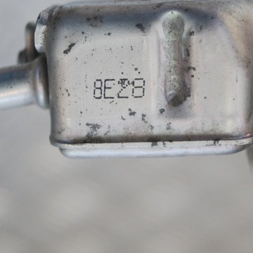 8E28 LIŠTA VSTŘIKOVAČE TOYOTA AURIS E15 1.6 ZRE151