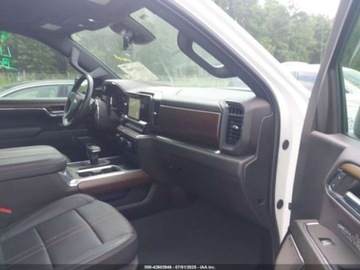 Chevrolet Silverado II 2024 Chevrolet Silverado 1500 Short Bed High Country 2024 6.2l 6.2 Benzyna 420KM, zdjęcie 9