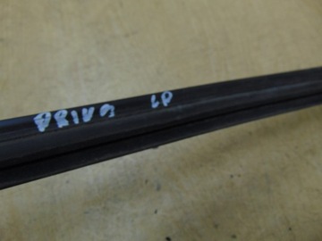 LIŠTA ZHRNUJÍCÍ LEVÝ PŘEDNÍ TOYOTA PRIUS II 2002-