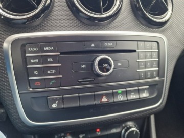 Mercedes Klasa A W176 Hatchback 5d Facelifting 180 122KM 2016 Mercedes A 180 1.6 Benzyna Kamera, zdjęcie 31