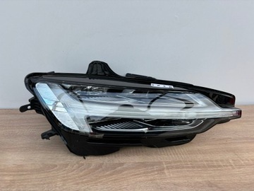 VOLVO S60 V60 CC 17-22 ROK PRAWA LAMPA PRZÓD FULL LED 32338022 483B