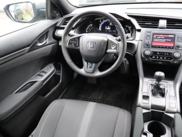 Honda Civic X Hatchback 5d 1.0 VTEC TURBO 126KM 2019 Honda Civic 1.0 VTEC Turbo, Salon Polska, zdjęcie 6