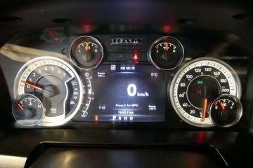 Dodge Ram IV 5.7 V8 390KM 2017 Dodge RAM Laramie1500V8HEMI5.7 Hak 390KM 4x4 Szyberdach Wentyl Alpine Navi, zdjęcie 22