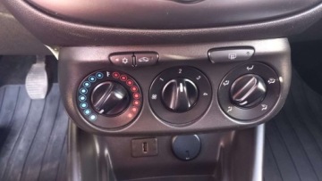 Opel Corsa E Hatchback 3d 1.4 Twinport 90KM 2018 Opel Corsa Sprzedam Opel Corsa 1.4 90KM 2018r 1.4 Benzyna 90KM, zdjęcie 12