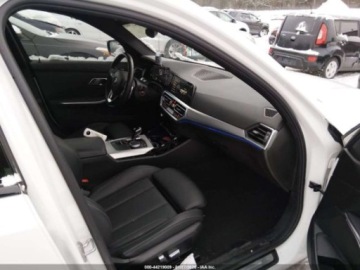 BMW Seria 3 G20-G21 2022 BMW Seria 3 330I XDrive 2022 2.0 Benzyna 255KM, zdjęcie 9