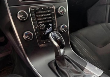 Volvo V60 I Kombi Facelifting 1.5 T3 DRIVE-E 152KM 2017 Volvo V60 Polski salon _ Pierwszy wlasciciel _ 1.5 Benzyna 152KM, zdjęcie 7