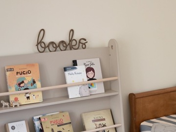 Любая надпись из верёвки, назовите 5 букв, привет.