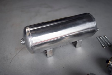 KOMPLETNY ZESTAW AIRRIDE MERCEDES W124 (E-KLASA) Z AIR MANAGEMENT. AIR W124