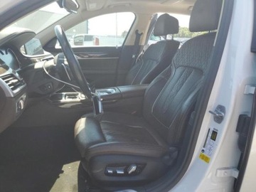 BMW Seria 7 G11-G12 2018 BMW Seria 7 RWD po gradzie, od ubezpieczalni 3.0 Benzyna 333KM, zdjęcie 7