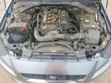 Jaguar XE 2017 Jaguar XE 2017r., Premium, 2L, od ubezpieczalni 2.0 Benzyna 243KM, zdjęcie 10