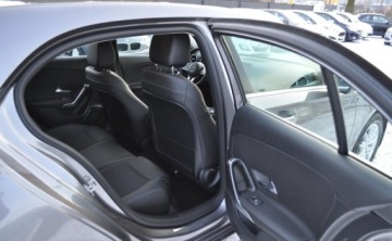 Mercedes Klasa A W177/V177 Hatchback 1.3 200 163KM 2018 Mercedes-Benz Klasa A A200 Automat Benzyna Kamera Nawigacja 1.3 Benzyna, zdjęcie 14