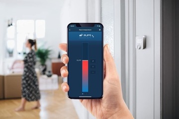 Контроллер комнатного термостата Bosch Smart Home II работает
