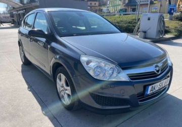 Opel Astra J Hatchback 5d 1.6 Twinport ECOTEC 115KM 2009 Opel Astra Opel Astra 1.6 Benzyna 115KM, zdjęcie 2