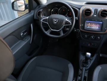 Dacia Logan II Sedan Facelifting 0.9 TCe 90KM 2018 Dacia Sandero 0.9 TCe, GAZ, Automat, Skóra, Navi, zdjęcie 6