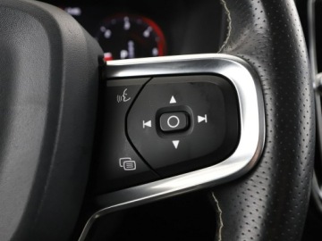 Volvo XC40 Crossover 2.0 D3 150KM 2019 Volvo XC 40 R-Design, Automat, Panorama, Kamera,, zdjęcie 31