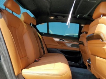 BMW Seria 7 G11-G12 2019 BMW Seria 7 740i 2019 3.0l 3.0 Benzyna 335KM, zdjęcie 10