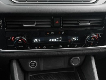 Nissan Qashqai III Crossover 1.3 DIG-T MHEV 158KM 2023 Nissan Qashqai CB928RF#1.3 DIG-T mHEV Acenta, zdjęcie 16