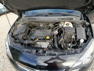 Opel Astra J GTC 1.4 Turbo ECOTEC 140KM 2017 Opel Astra GTC Zadbany bdb stan, zdjęcie 19