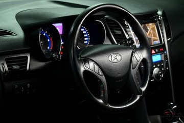 Hyundai i30 II Wagon Facelifting 1.6 CRDi 110KM 2016 Hyundai i30 1.6 CRDi Passion Automat Climatron..., zdjęcie 22