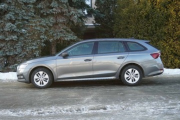 Skoda Octavia IV Liftback 1.0 TSI EVO 110KM 2022 Skoda Octavia DSG, e-Tec, Swiatla LED,Polski salon Bezwypadek,Kamera, Temp, zdjęcie 3