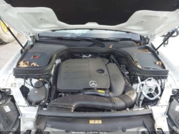 Mercedes GLC C254/X254 2022 Mercedes-Benz GLC 2022 r., 300 4MATIC SUV 2.0 Benzyna 255KM, zdjęcie 11