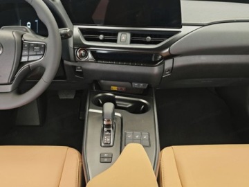 Lexus UX Crossover Facelifting 2.0 300h 199KM 2025 UX 300h F Sport Design 2.0 Hybrid Dynamic Force | Kamera cofania, zdjęcie 6
