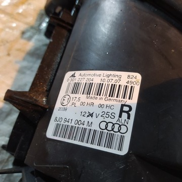 AUDI TT 2007- SVĚTLO PRAVÝ PŘEDNÍ 8J0941004M