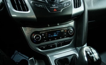 Ford Focus III Kombi 1.6 Duratorq TDCi DPF 115KM 2012 Ford Focus 1.6 TDCI 115KM PDC Navi Led grzana szyba serwis ASO 1.6 Diesel, zdjęcie 21