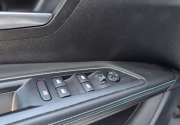 Peugeot 5008 II Crossover Facelifting 1.2 PureTech 130KM 2021 Peugeot 5008 1.2 PureTech Allure Pack SS EAT8 SalonPL Dobrze Doposazony FV, zdjęcie 15