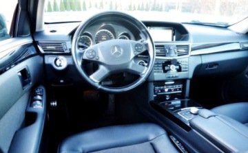 Mercedes Klasa E W212 Limuzyna 350 CDI BlueEFFICIENCY 231KM 2009 Mercedes-Benz Klasa E 4-Matic , Automat, Ledy, 3.0 Diesel 231KM, zdjęcie 4