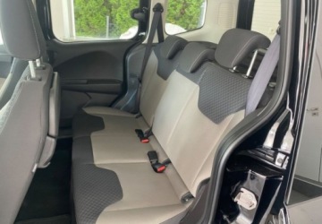 Ford Tourneo Courier I Mikrovan 1.5 TDCi 95KM 2017 Ford E-Tourneo Courier Ford Tourneo Courier 1.5 TDCi SampS Titanium 1.5, zdjęcie 8
