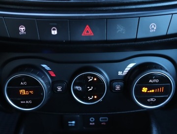 Fiat Tipo II Hatchback 1.6 MultiJet 120KM 2017 Fiat Tipo 1.6 MultiJet, Automat, Navi, Klima, zdjęcie 15