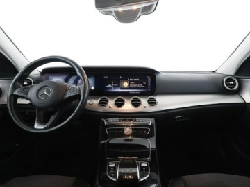 Mercedes Klasa E W213 Kombi 2.0 250 211KM 2017 Mercedes E 250 FV23% automat full LED virtual, zdjęcie 14
