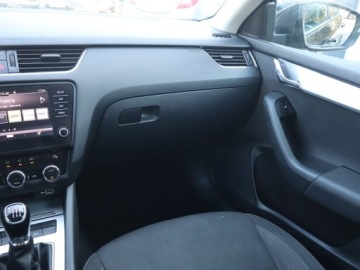 Skoda Octavia III Liftback Facelifting 1.4 TSI 150KM 2017 Skoda Octavia 1.4 TSI, Salon Polska, Klima, zdjęcie 7