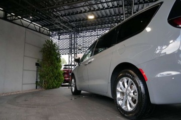 Chrysler Pacifica II 2023 Chrysler Pacifica TouringL Polift Pentastar 3.6L V6 7os. 291KM Radar Cam36, zdjęcie 33