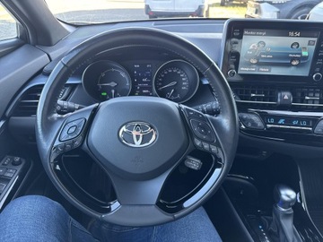 Toyota Corolla XII Hatchback 1.8 Hybrid 122KM 2020 Toyota C-HR 1.8 Hybrid Selection Toyota C-HR Hybri, zdjęcie 13