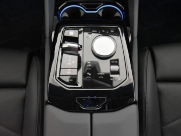 BMW Seria 5 G90-91 Touring 2.0 520d 197KM 2025 BMW Seria 5 520d xDrive Sport Sedan 2.0 (197KM) 2025, zdjęcie 8