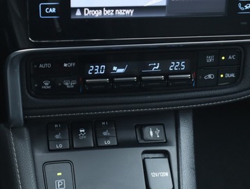 Toyota Auris II Touring Sports Facelifting 1.8 Hybrid 136KM 2016 Toyota Auris Hybrid, Salon Polska, Serwis ASO, zdjęcie 12