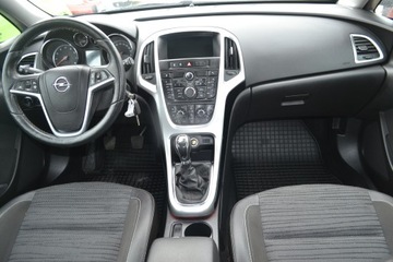 Opel Astra J Sports Tourer Facelifting 1.4 Turbo ECOTEC 140KM 2014 Opel Astra z Niemiec ,Opłacona, zdjęcie 10