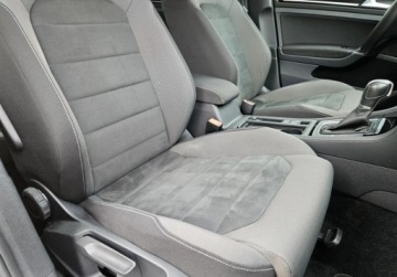 Volkswagen Golf VII Hatchback 3d Facelifting 1.5 TSI ACT 150KM 2017 Volkswagen Golf DSG, 1.5 Benzyna 150KM, Polecam 1.5 Benzyna 150KM, zdjęcie 19