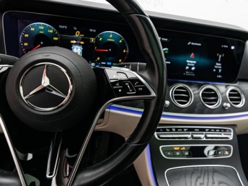 Mercedes Klasa E W213 Limuzyna Facelifting 2.0 220d 200KM 2022 MERCEDES-BENZ E Klasa 220 d 4-Matic 2.0 (200KM) 2022, zdjęcie 16