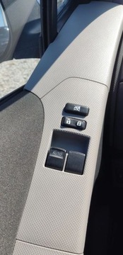 Toyota Yaris II Hatchback 5d 1.0 VVT-i 69KM 2010 Toyota Yaris benz ,bezwypadek ,ks serwis,zadbana,klimatyzacja Benzyna 69KM, zdjęcie 16