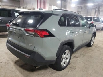 Toyota 2021 Toyota RAV4 TOYOTA RAV4 XLE, 2021r., 4x4, 2.5L, po gradobiciu 2.5 Benzyna, zdjęcie 3