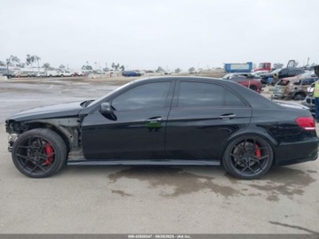 Mercedes Klasa E W212 2015 Mercedes-Benz Klasa E 63 AMG S 4Matic 2015 5.5l 5.5 Benzyna 577KM, zdjęcie 2