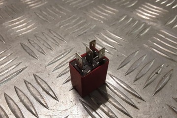 RELÉ ALFA ROMEO 147 (937_) 46520412 1.6L GASOLINE 77KW 2000