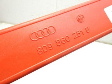 TRÓJKĄT OSTRZEGAWCZY SKODA OCTAVIA II 8D9860251B
